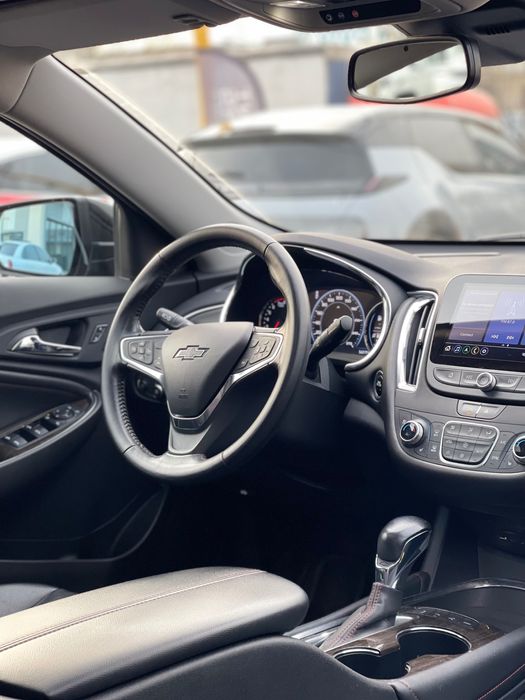 Malibu 2 XL avtomobil sotiladi !