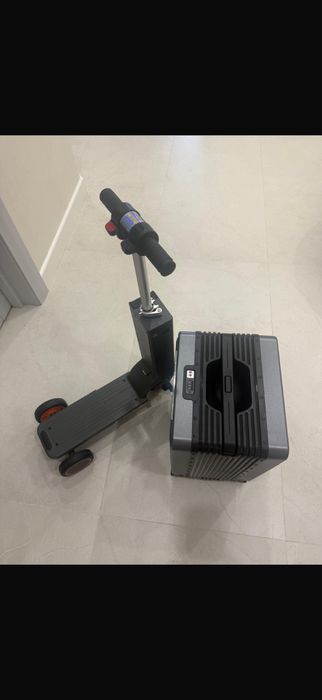 Чемодан самокат электронный