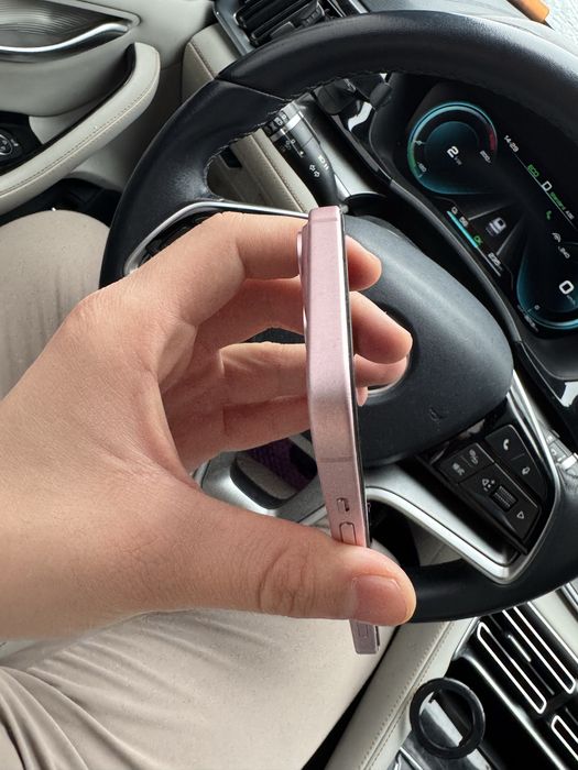 iPhone 15 pink 128 Gb Xotira