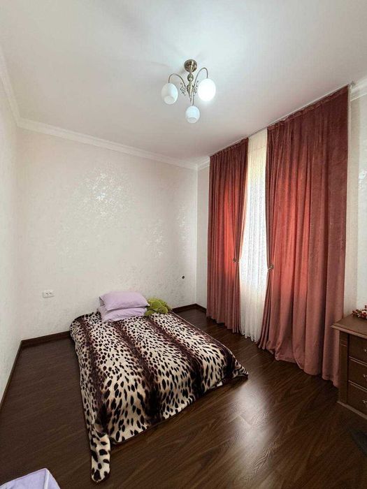 Хасанбойда 1.7 сотик участок коттедж сотилади !