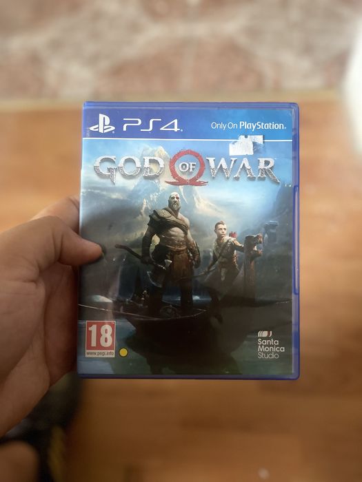 Ps4 slim със 11 игри 816gb топ състояние