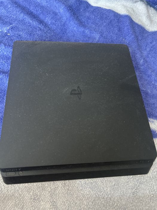 Пс4, 2 джостика, 800 гигобайт