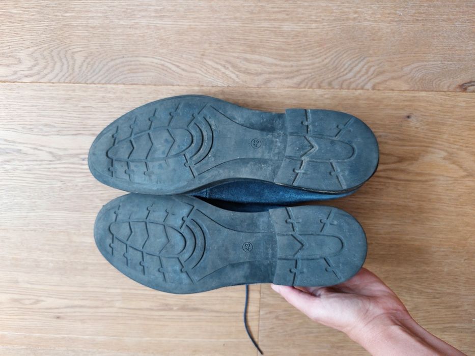 Pantofi  Bigotti, piele intoarsa, marime 43