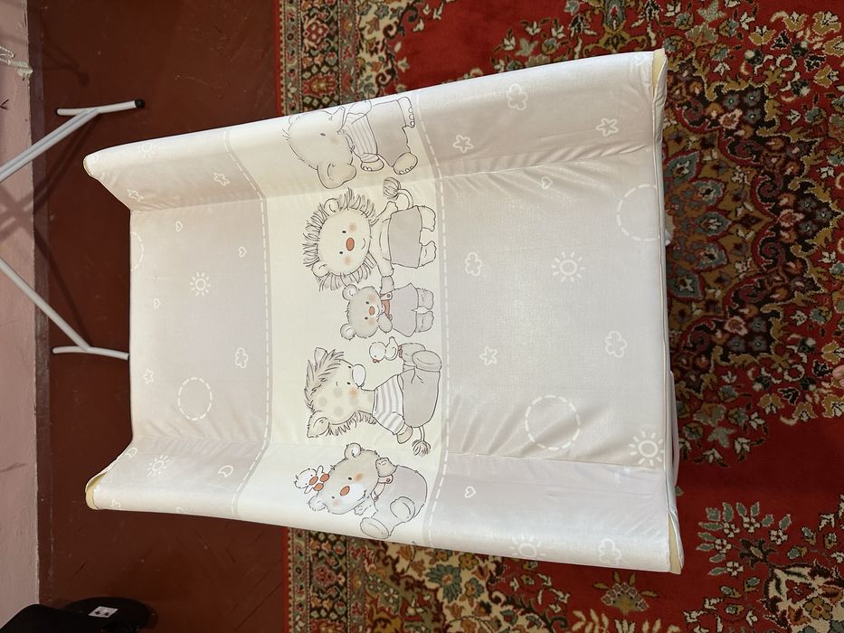 Маса за повиване с вана