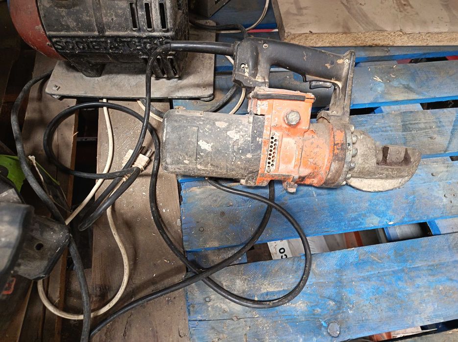 Vibrator beton ,masina taiat fier beton 220 v