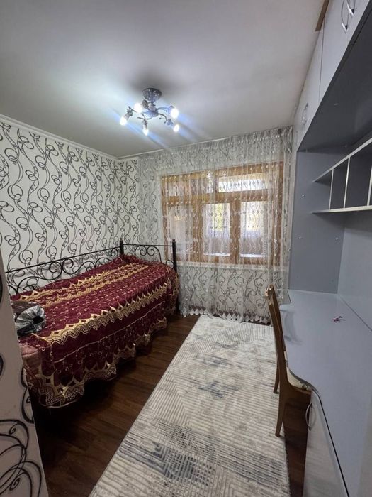 Srochno Vokzaldan 6 metlik balkonlik 2-3 xonalik kvartira sotiladi