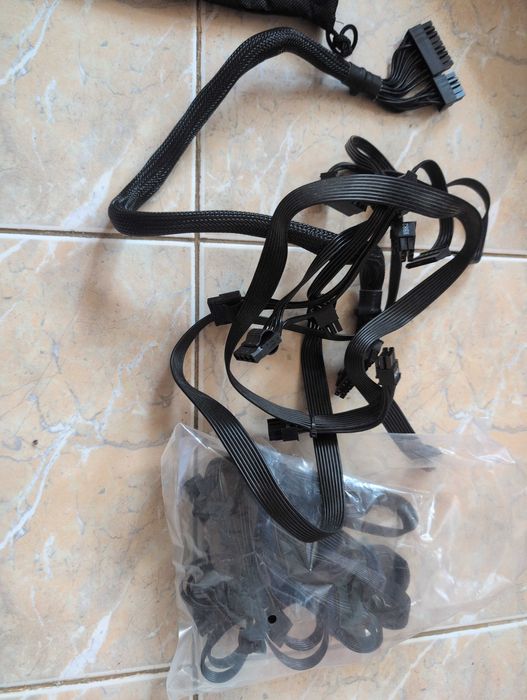 Компютърно захранване - Phanteks AMP 650 W 80+ Gold Certified