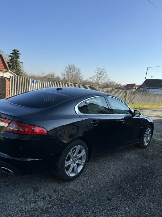 Jaguar XF 3.0D 241cp