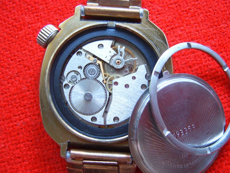 Стари мъжки ръчни часовници Восток Командирски СССР ера !