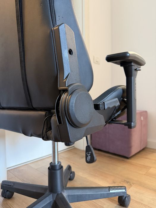 Scaun gaming, negru, din imitație de piel