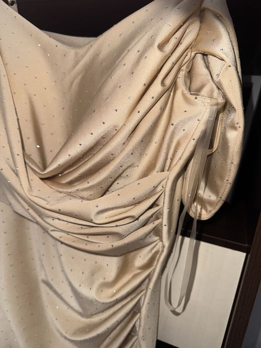 Rochie eleganta cu pietricele