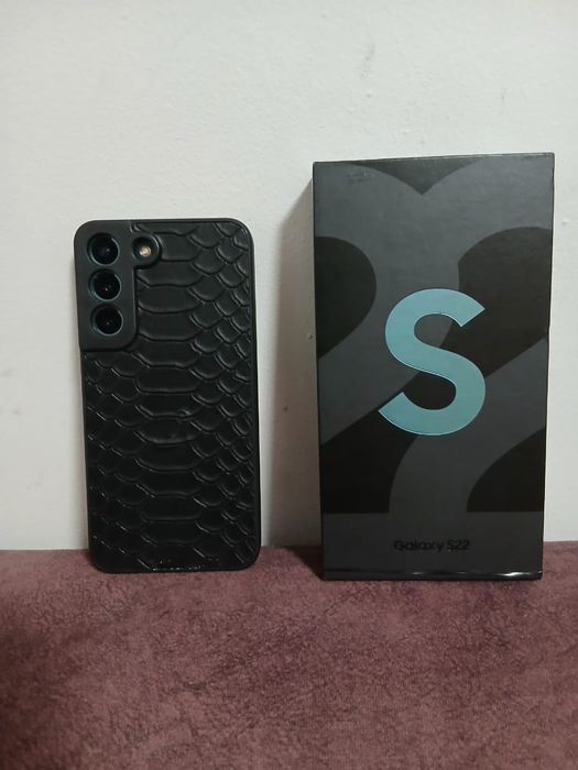 Самсунг s22 128гик с пятном на экране