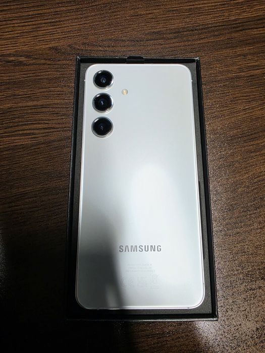 Samsung Galaxy S24 5G 256GB / 8GB Marble Gray – като нов