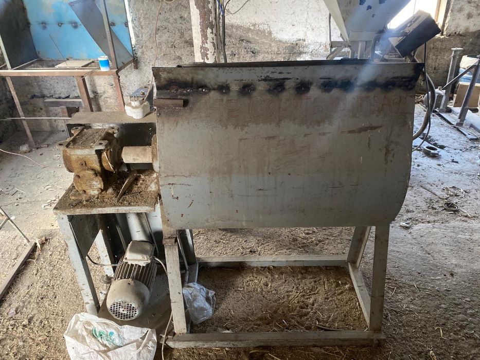 Экструдер гранулятор сенорезка дробилка мешалка