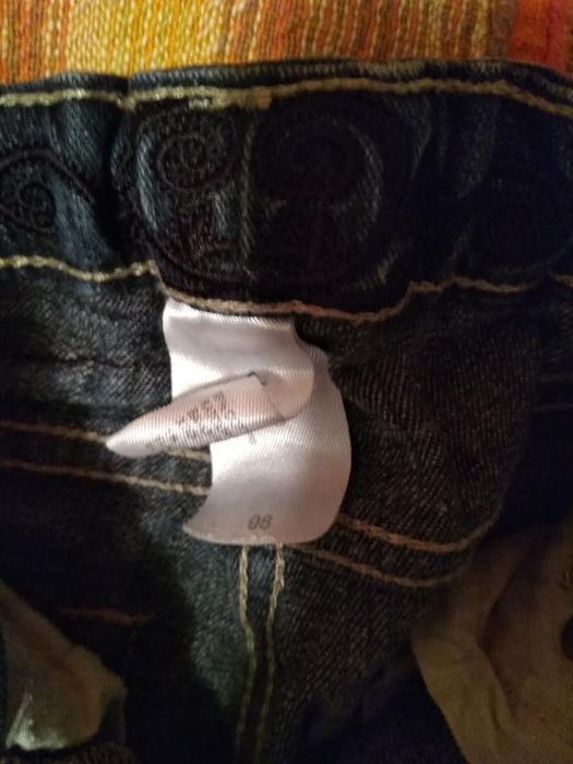 Продавам зимна официална рокличка и дънки от САЩ за 3 годишно момиченц