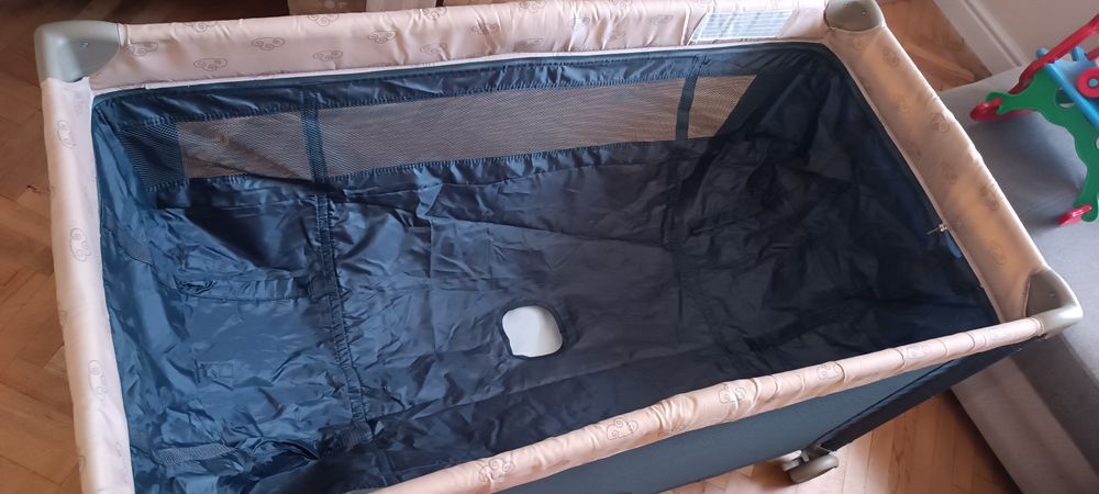 Кошара за бебе , сгъваемо травъл легло (неразличимо от ново )