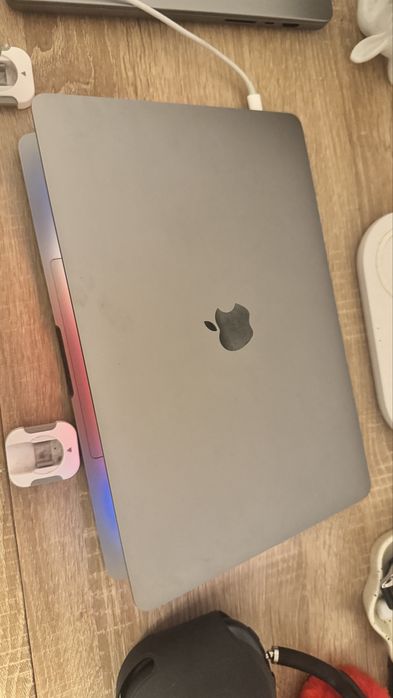 MacBook Pro 13” 2017 i5 /8GB RAM/256GB/4x Thunderbolt/stare impecabila