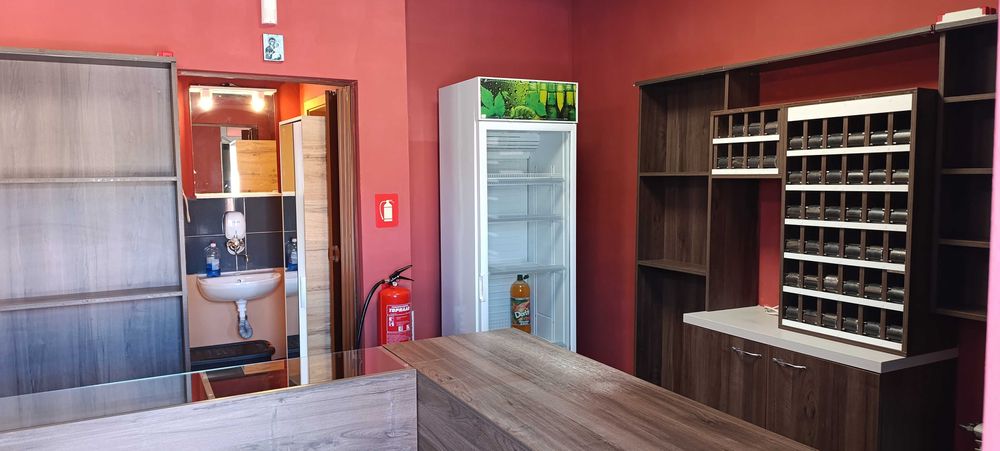 Дава се под наем Магазин в Елин Пелин - 28 кв.м за 510 € - Снимка #1