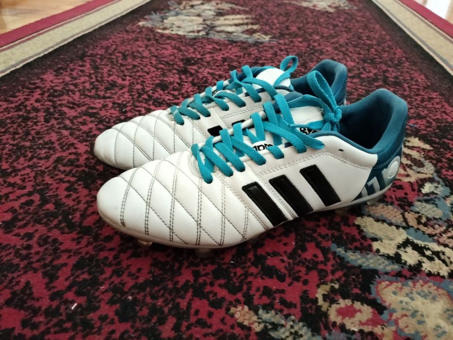 Футбольные бутсы