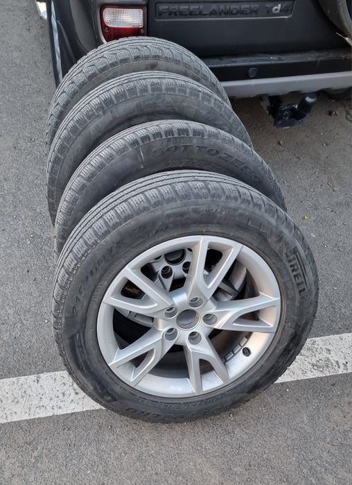 Vand 4 roti aluminiu 215/60/R17 iarna M+S 97H PIRELLI in stare buna.