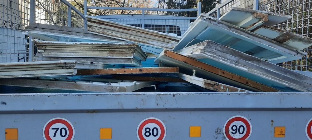 Golire apartamente-Debarasare mobila veche -Demolari