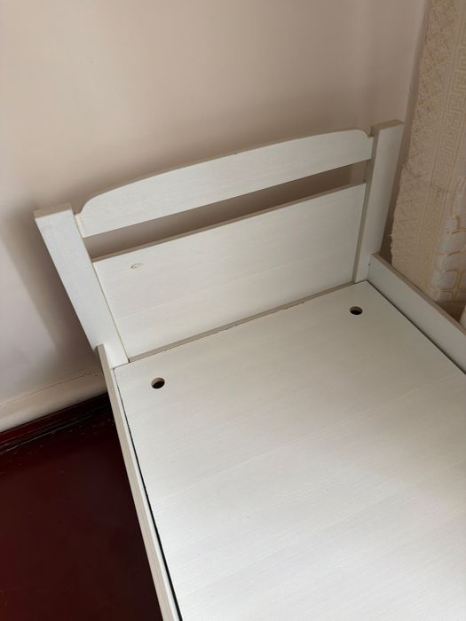 Кровать полуторка белая