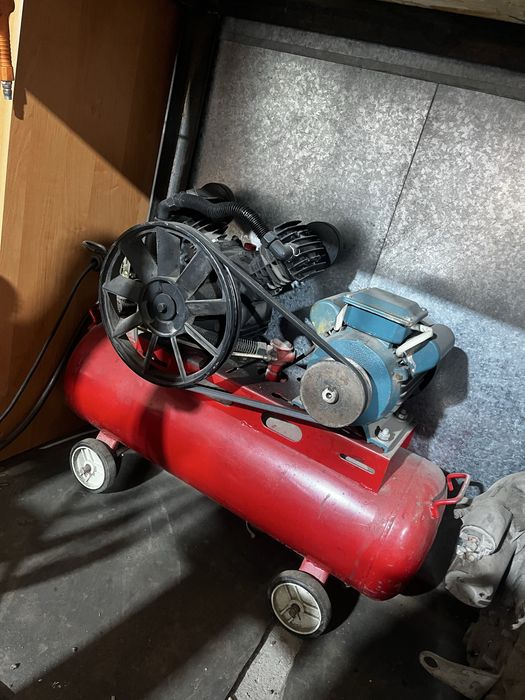 Продам компрессор