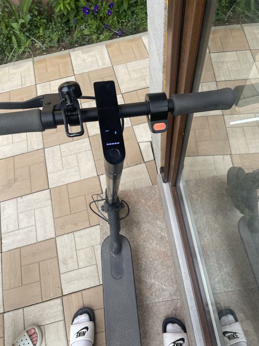 Vand trotineta xiaomi cu incarcator