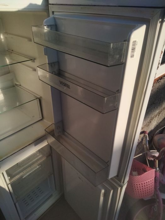 Холодильник двухкамерный