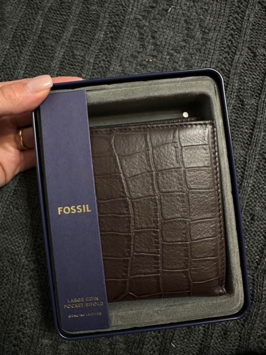 Portofel Fossil nou
