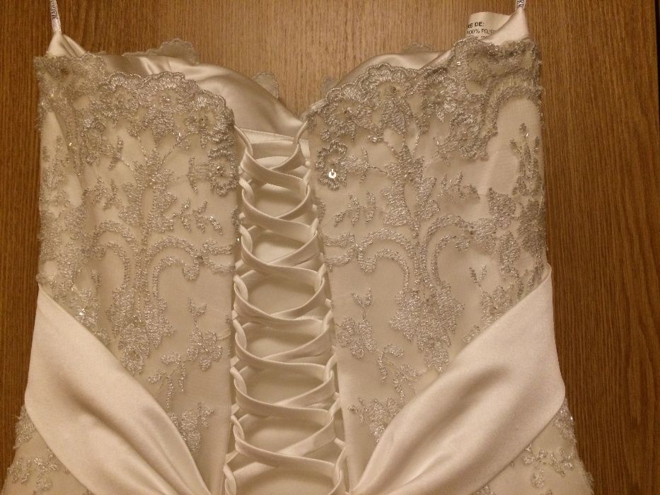 Vand rochie de mireasa Maggie Sottero Couture model exceptional