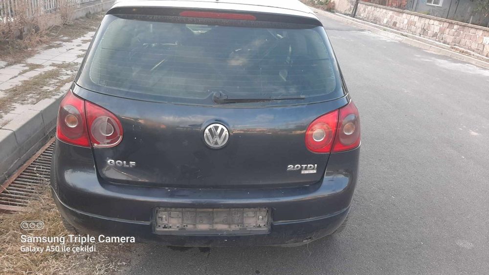 Продавам Голф 5 2.0tdi  140кс. BKD на ЧАСТИ / Имам и други коли.