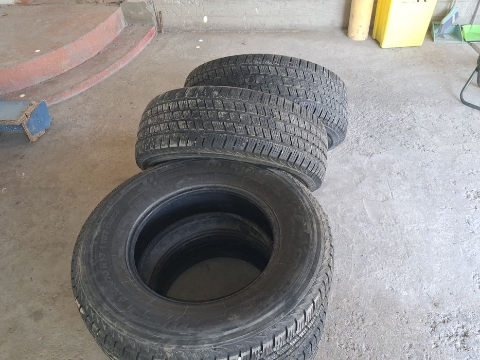 Продам зимние баллоны от джипа