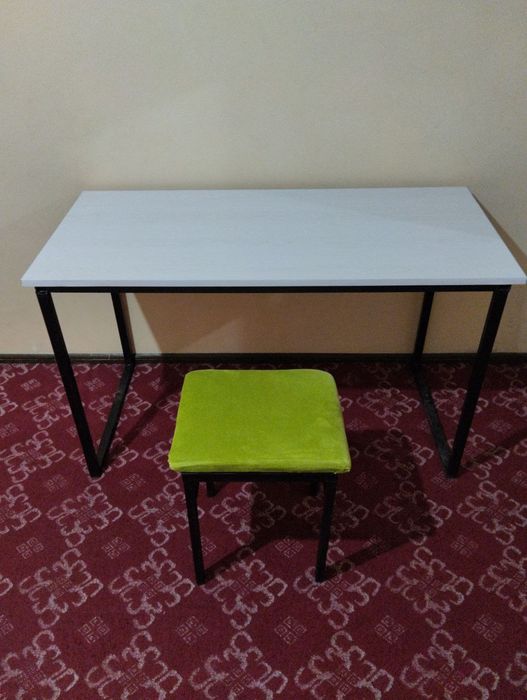 Dars stol stuli bolalar va kattalar uchun