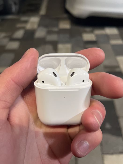 Оригинал AirPods2