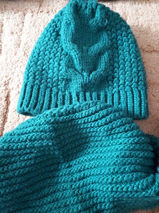 Шапки женские и наборами