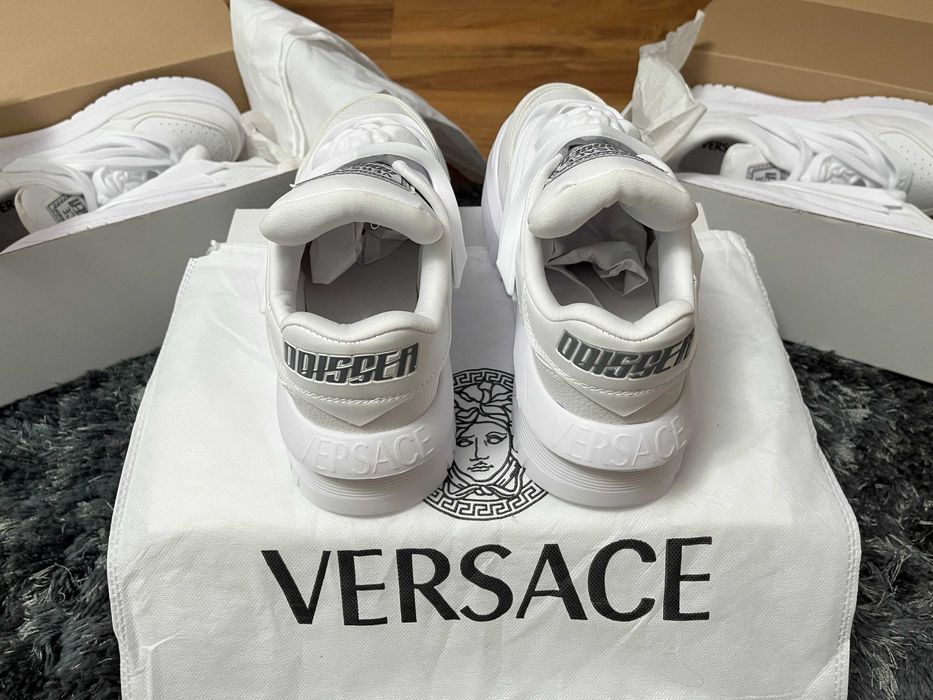 >- TOATE MĂRIMILE DISPONIBILE IMEDIAT -< Sneakers high top - adidași bărbați Versace Odissea White trend vara 2026
