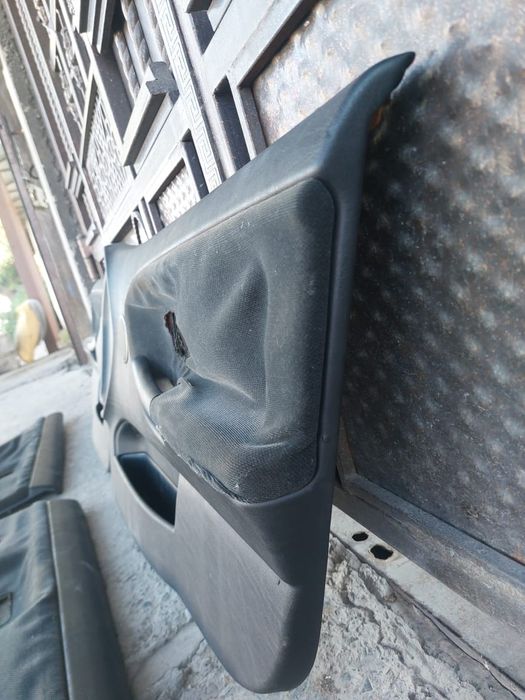 Обшивки на  BMW e36 дверные карты е36 BMW