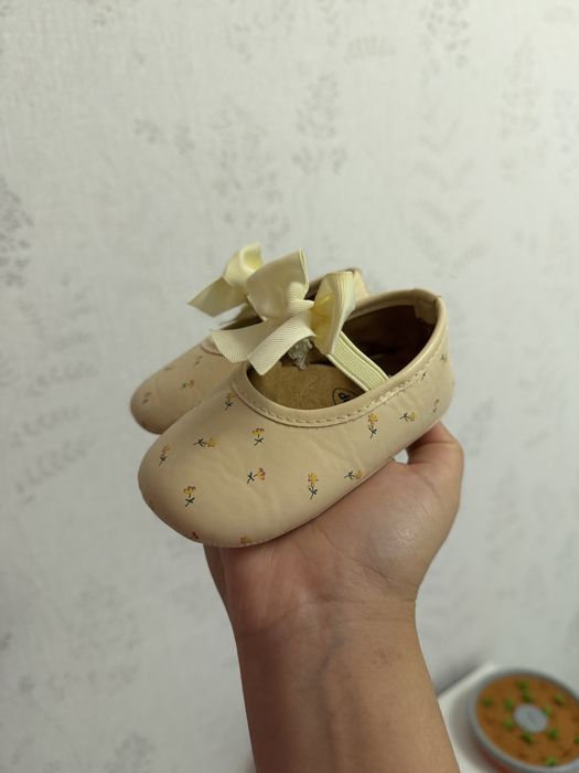 Продам детскую обувь