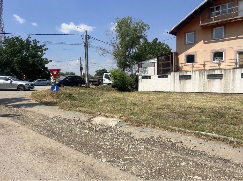 Loc de Casă#Cosoveni#640mp##Zonă Centrală#Gaze/Apă#Canal#Curent#