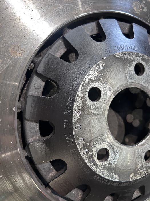 Audi SQ Предни дискове и накладки