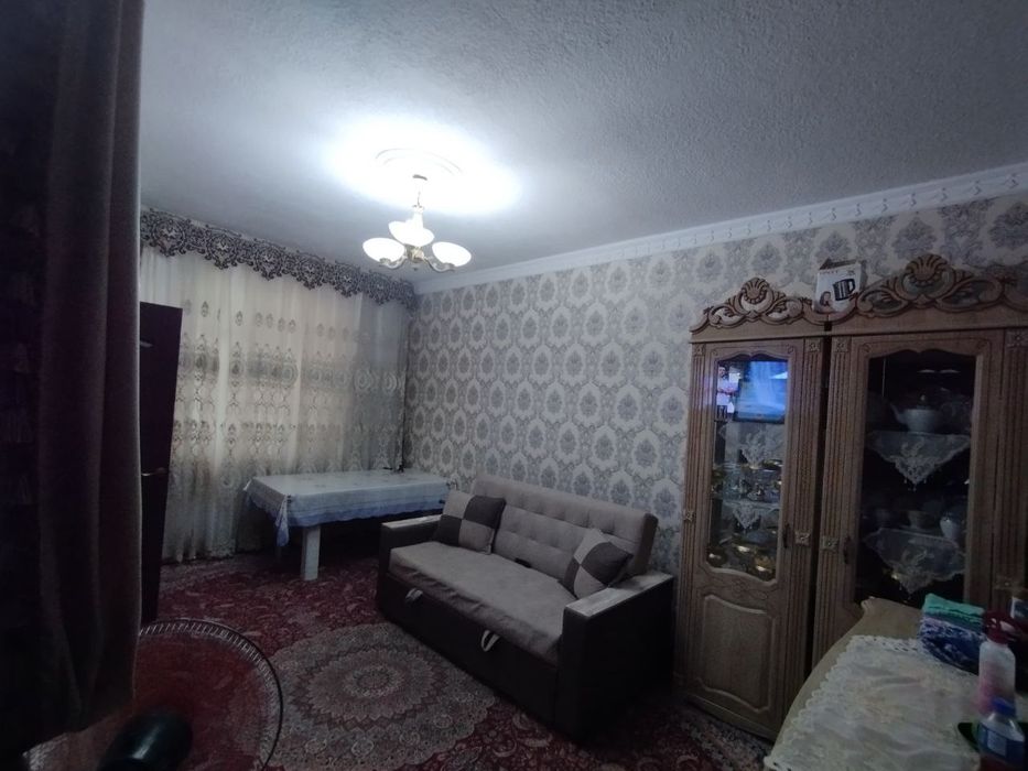 Продаётся 2 комнатная квартира на ячнобатском районе 3-бекта метро