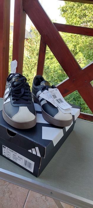 Adidas VL Court 2.0 promo до края на месеца