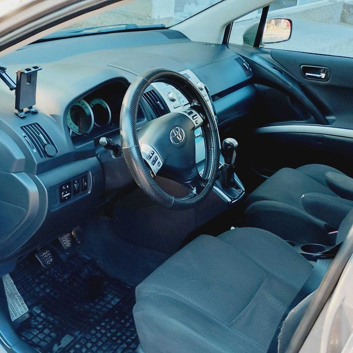 Безупречен Toyota Verso 2005г, обслужен, кара се ежедневно