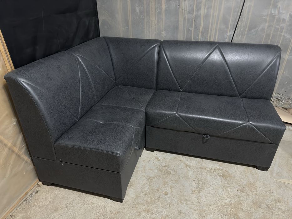 Мягкий кухонный уголок