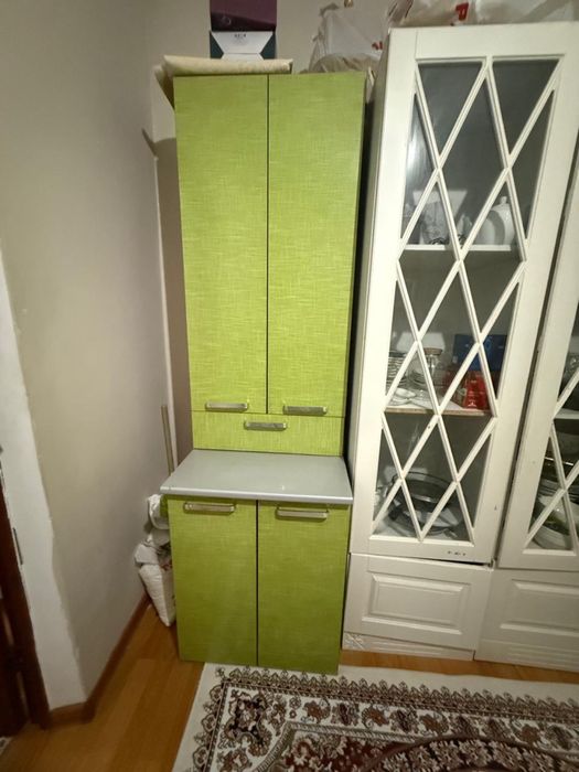 Кухонный шкаф зеленый