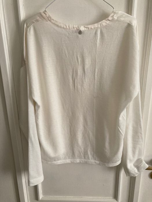 тънка , ефирна блуза  15 лева