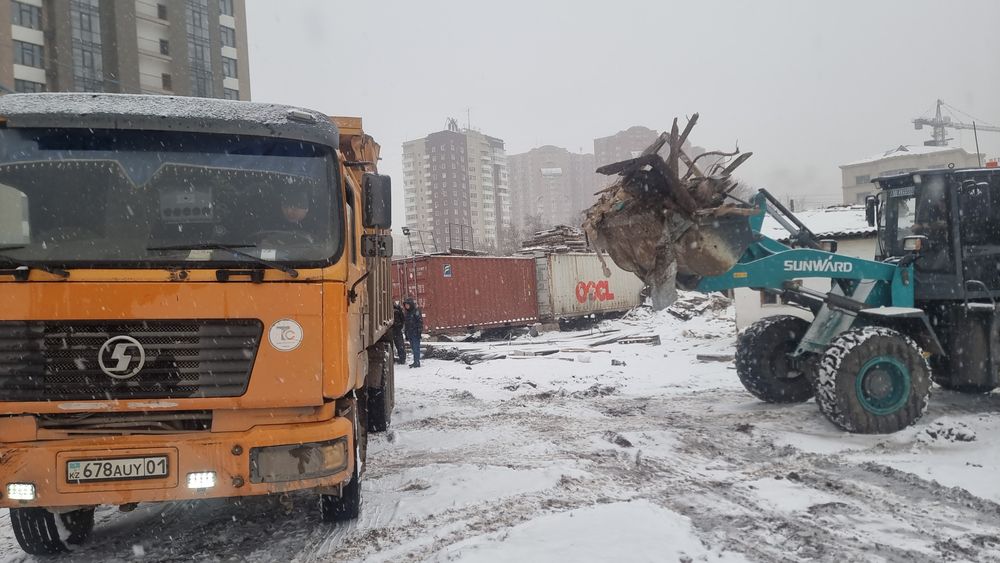 Самосвалы и погрузчики