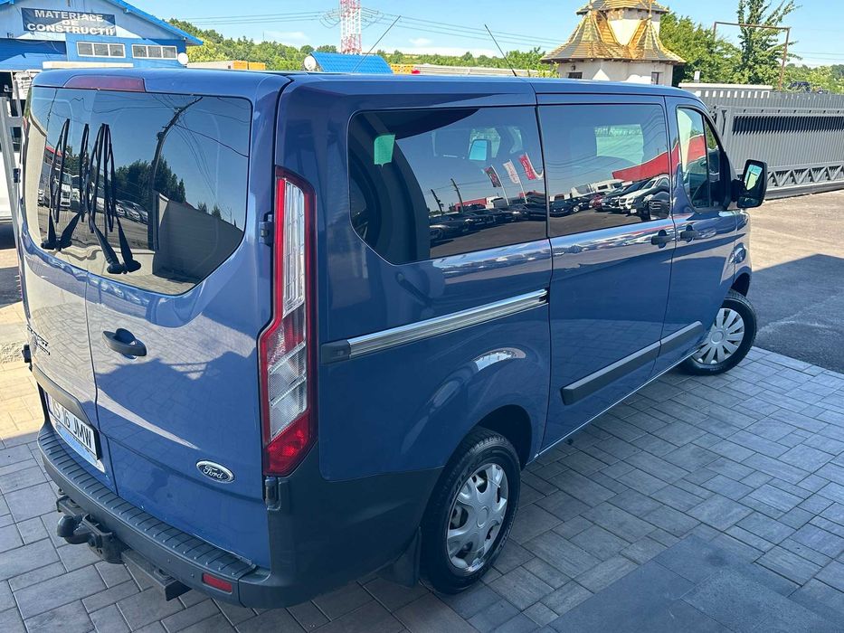 Ford Transit Custom 2,2 tdci 2015 8+1 locuri accept variante !