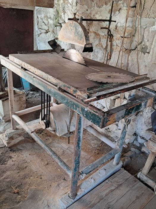 Машина за рязане на камък